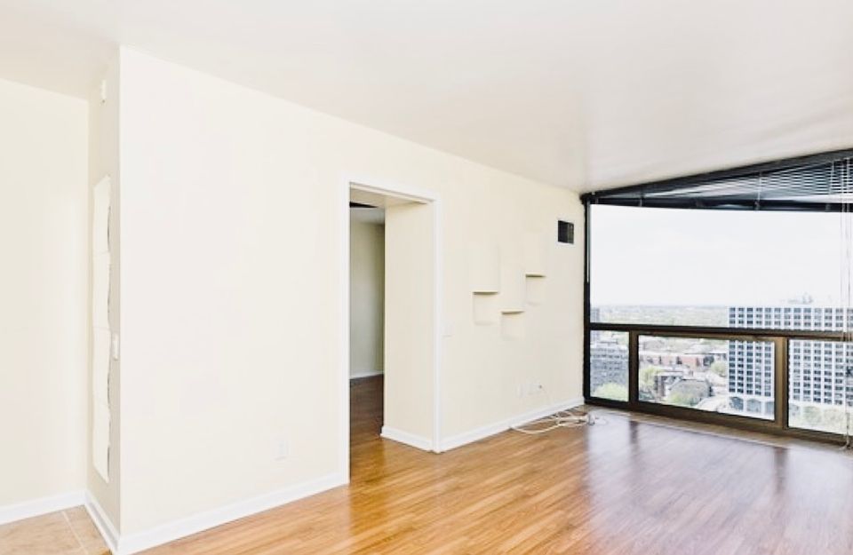 1st image of 4343 N Clarendon Ave APT 2111