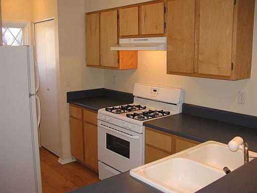 3rd image of 6745 Trafalger Sq #6745