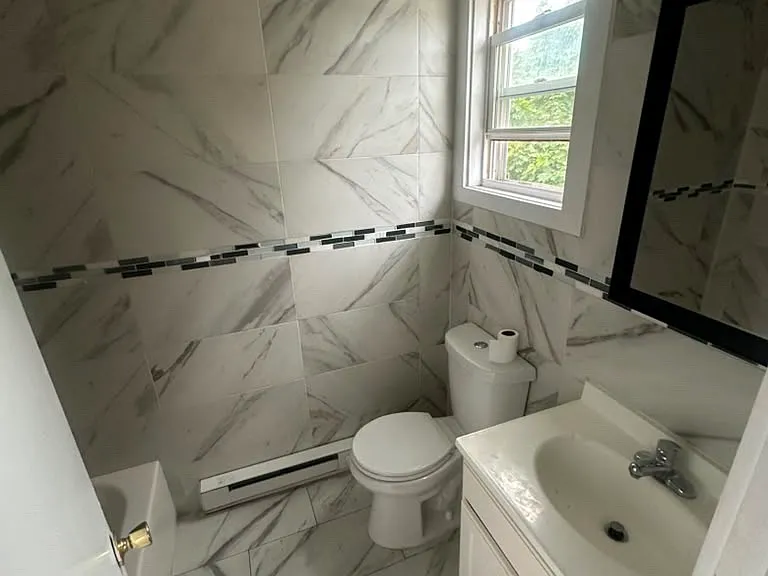 30 Gladstone Ave #3 — Photo 2