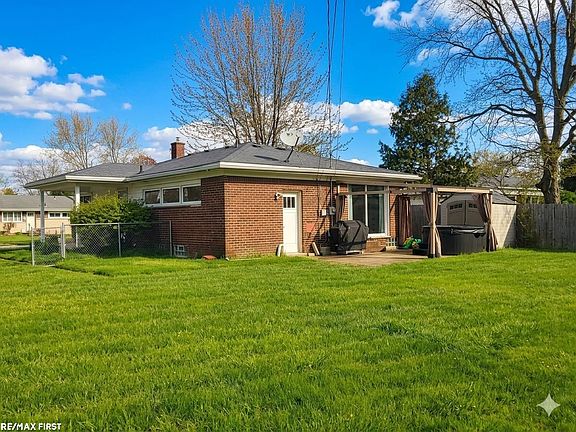 4th image of 22324 Spitzley St