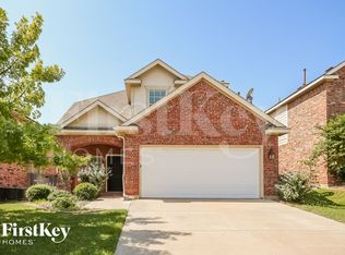 8721 Corral Cir, Fort Worth, TX 76244