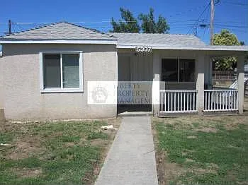 5337 Clark St photo 1