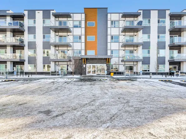 360 W Harvest Hills Way NE #322, Calgary, AB T3K 2S1