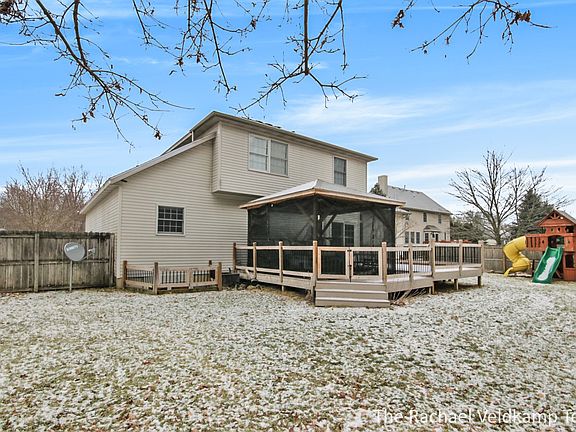2nd image of 6249 Middale Dr NE
