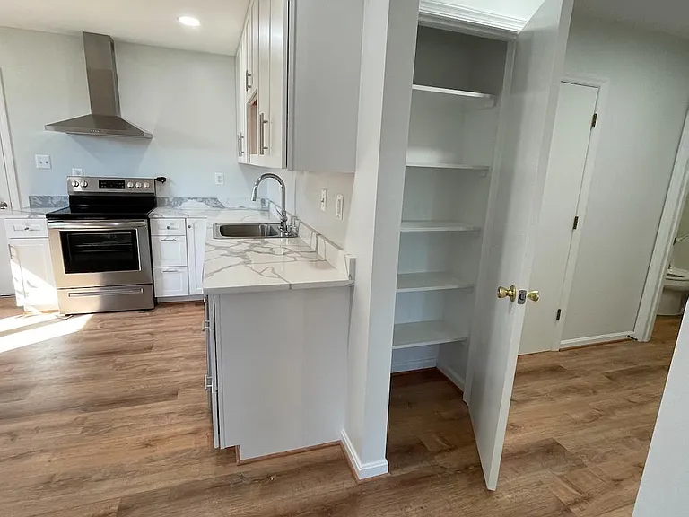 101 Donna Cir — Photo 3