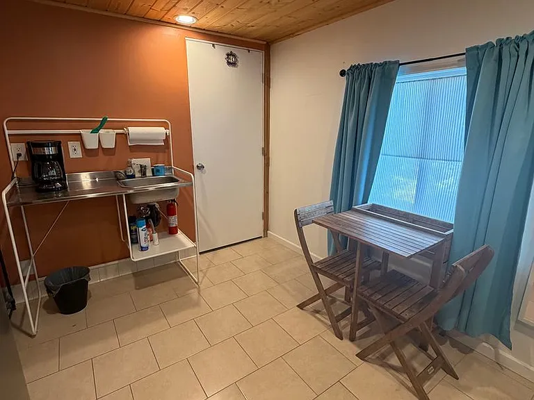 658 E Conway Ct — Photo 31