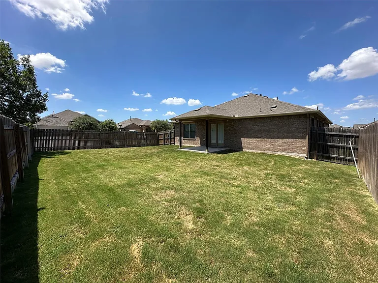 1919 Mexia Dr — Photo 13