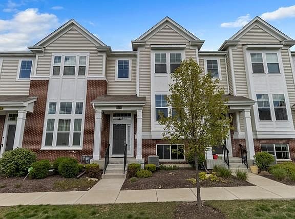 3rd image of 877 Lewisburg Ln #877