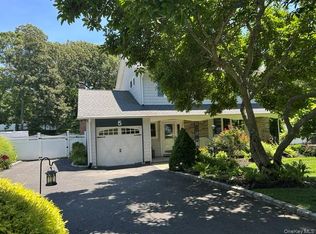 5 Rockhill Rd, Rocky Point, NY 11778