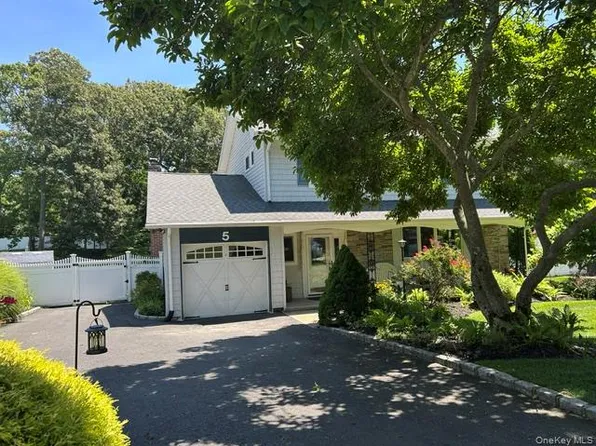 5 Rockhill Road, Rocky Point, NY 11778