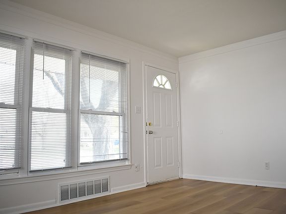 4th image of 7019 Cardwell St