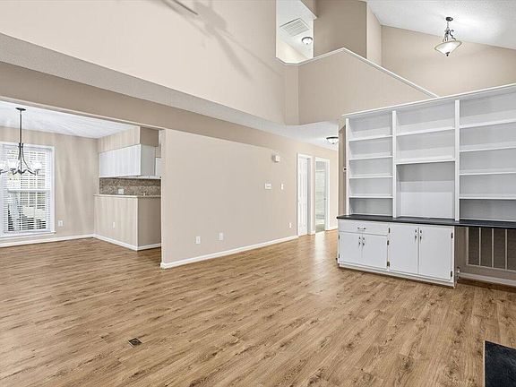 4th image of 5305 Oliver Ct