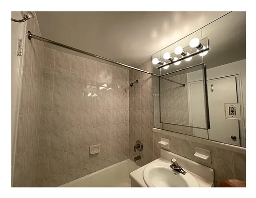 Rented by Stonehenge NYC LLC | media 8