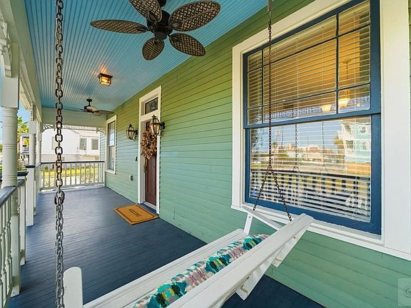 3rd image of 1001 Avenue K