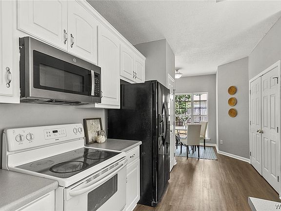 5th image of 2134 Starlight Dr