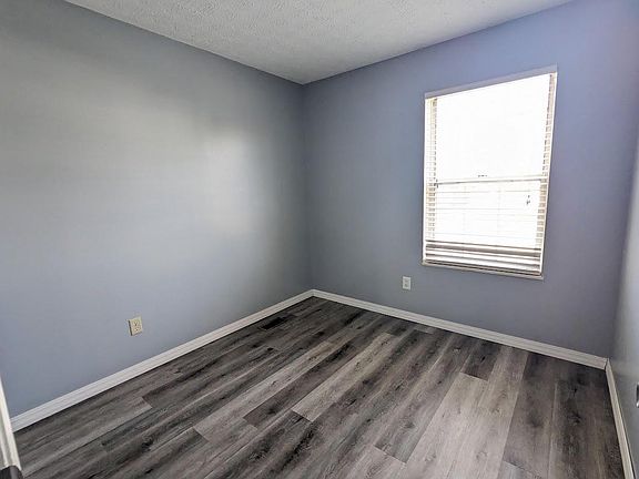 5th image of 2760 Lyndley Ct