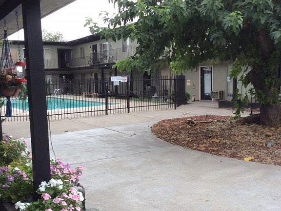 3rd image of 531 Glendora Ave #238