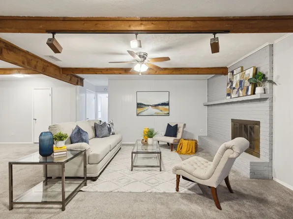 2207 Ascot Ln, Denton, TX 76209