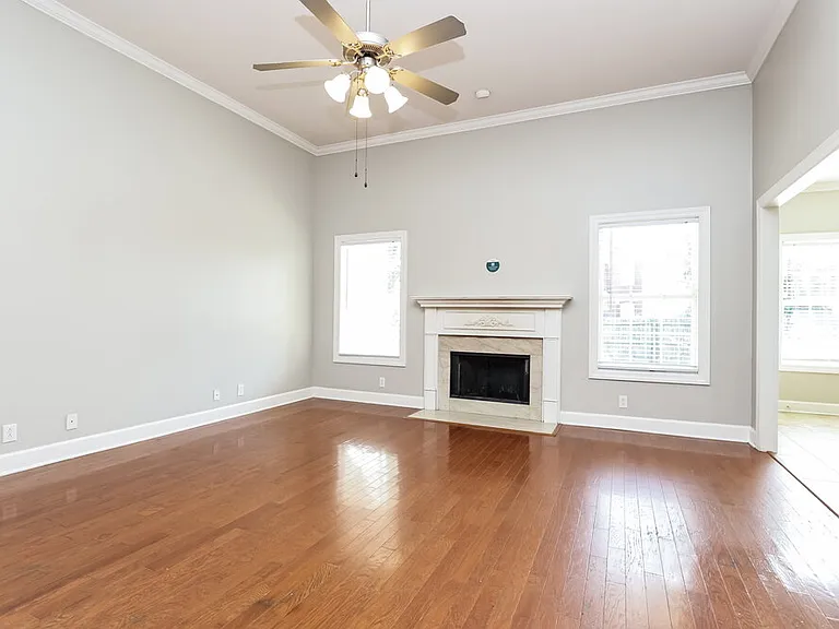 1811 Potters Ct — Photo 5