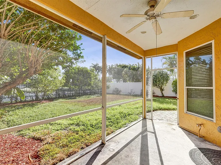 10902 Tamoron Ln — Photo 56