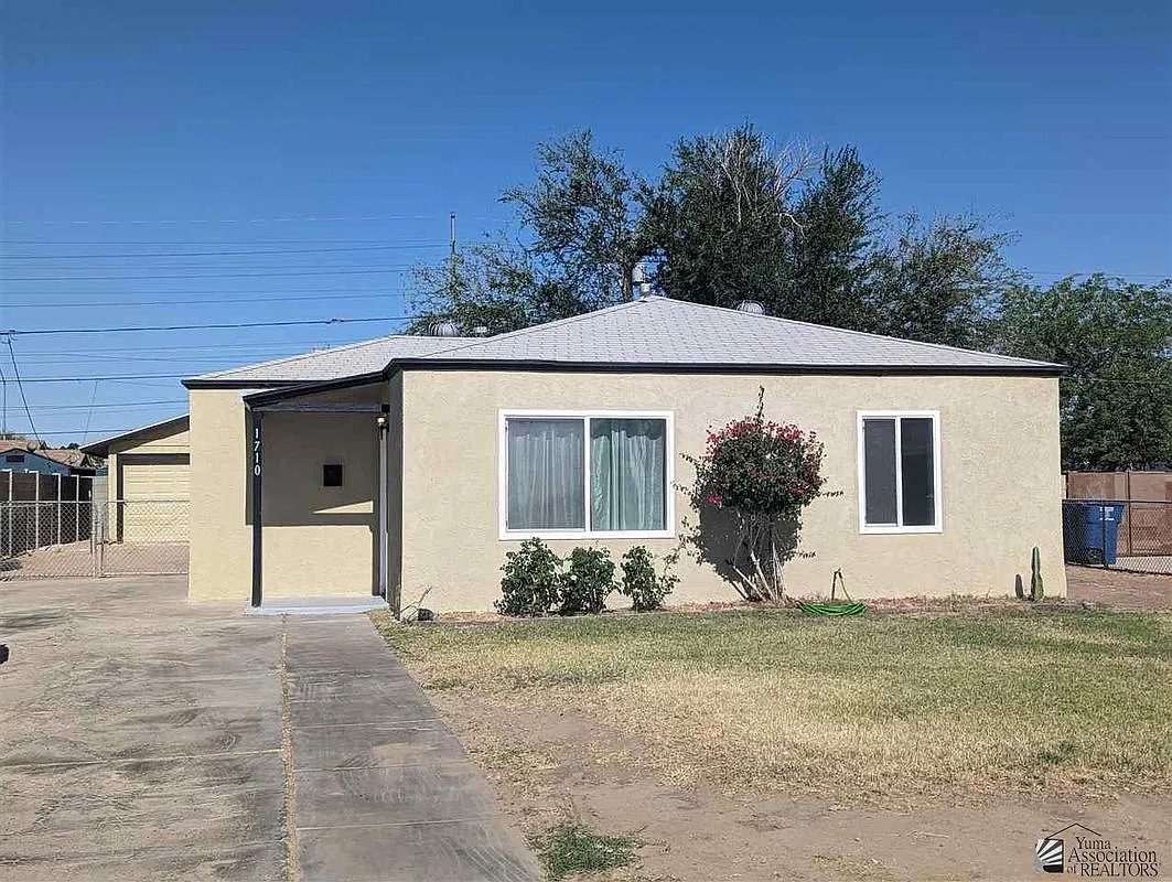 3 bed, 2.0 bath, 1366 sqft, $1,499 — Photo 1