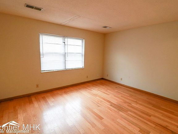3rd image of 700 Fremont St APT 1