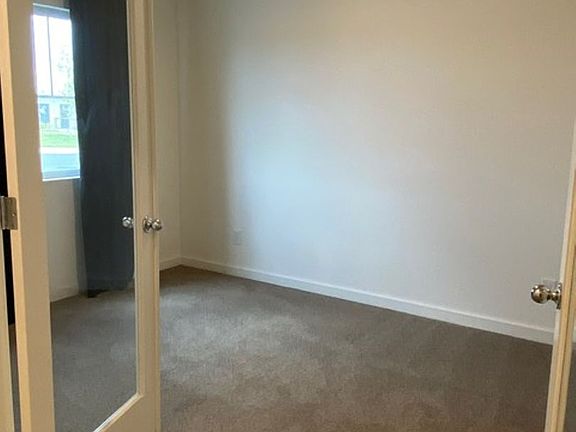 4th image of 628 Independence Ave