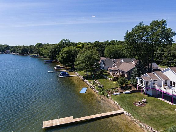 5th image of 3420 E Shore Dr