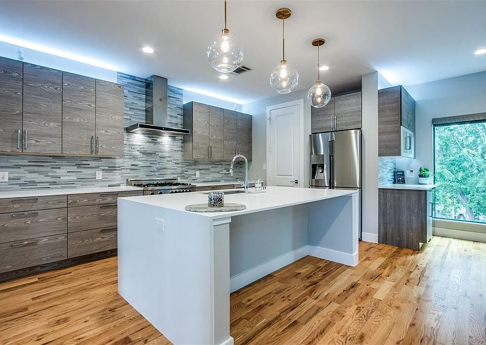 1st image of 1921 California Dr Unit 4