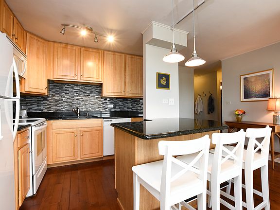 5th image of 2754 N Hampden Ct APT 1202