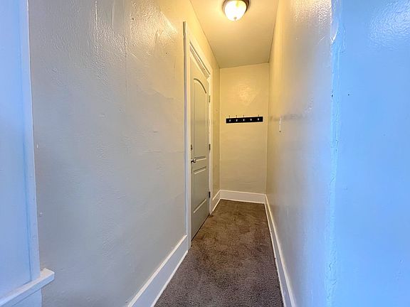 3rd image of 501 Plymouth Ave #1