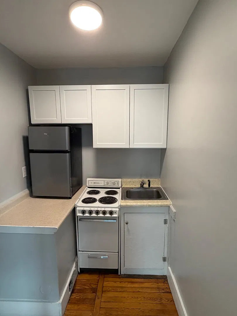 Studio, 225 sqft, $750 — Photo 4
