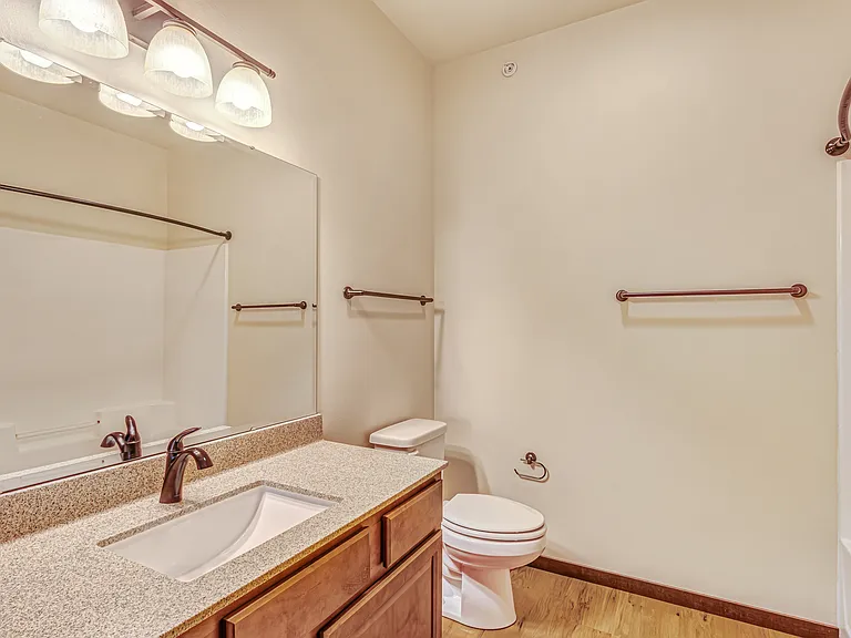 Geranium- Bathroom