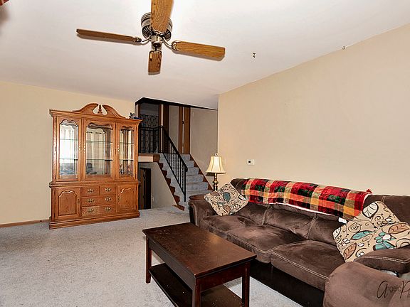 4th image of 1222 Meadowbrook Dr