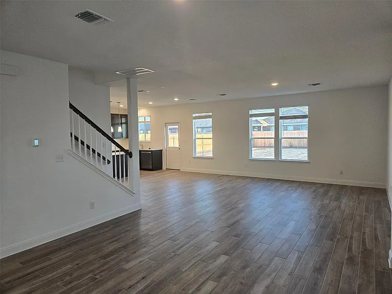 408 Acuff Ln — Photo 10