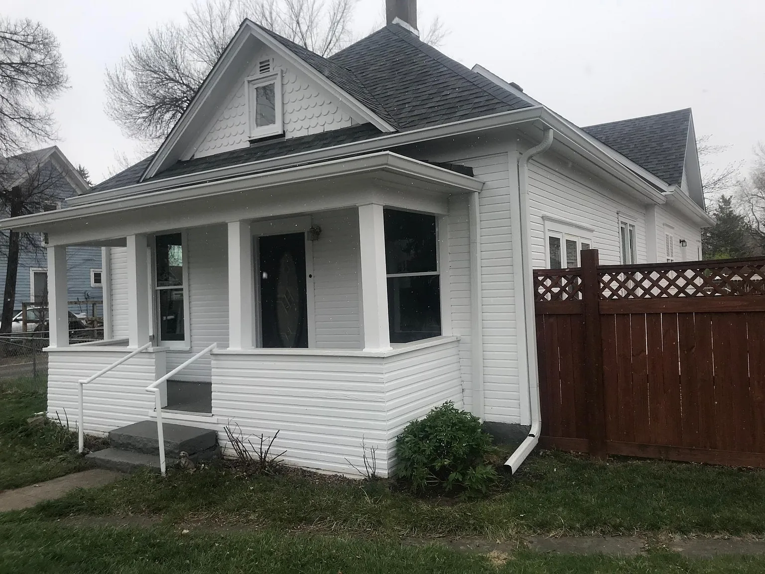 512 W Magnolia St — Photo 2