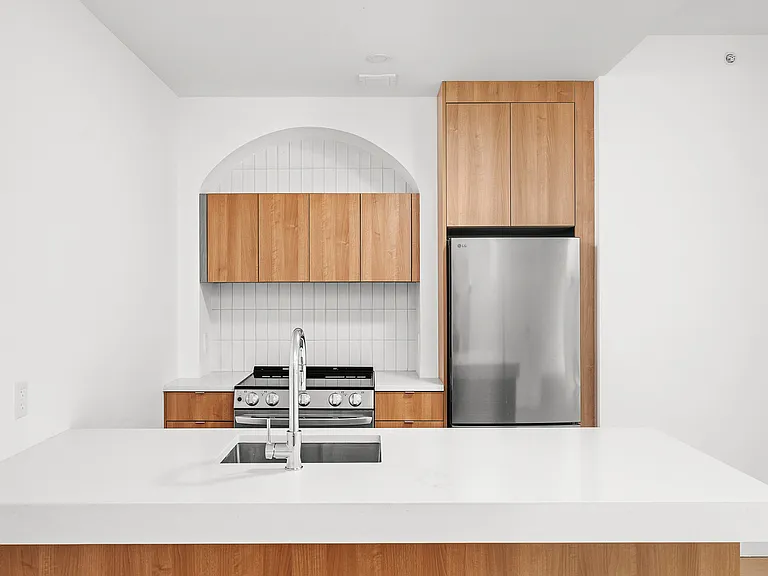151 S Elliott Pl #2K — Photo 2