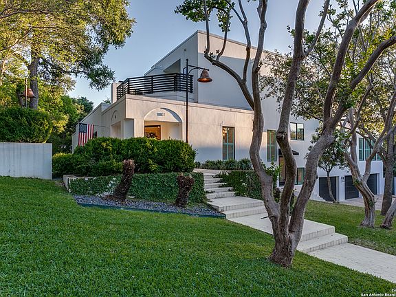 3rd image of 11 PENNY LN