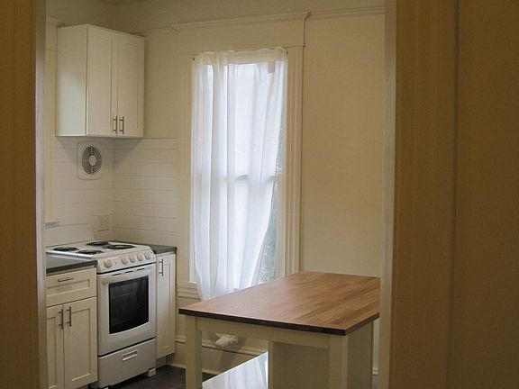 3rd image of 817 13th Ave