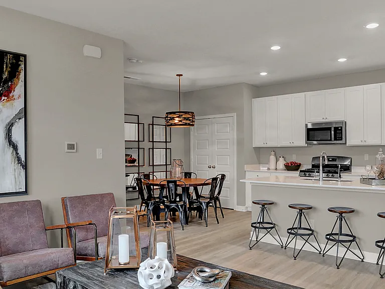 17307 Gibson Dr — Photo 2