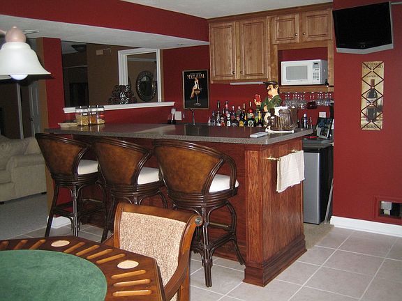 Wet Bar/Game Room