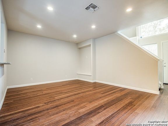 3rd image of 1504 Everest St