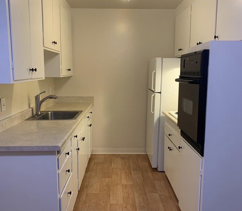 1st image of 40 Glen Eyrie Ave