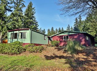 595 Shipping View Dr, Freeland, WA 98249