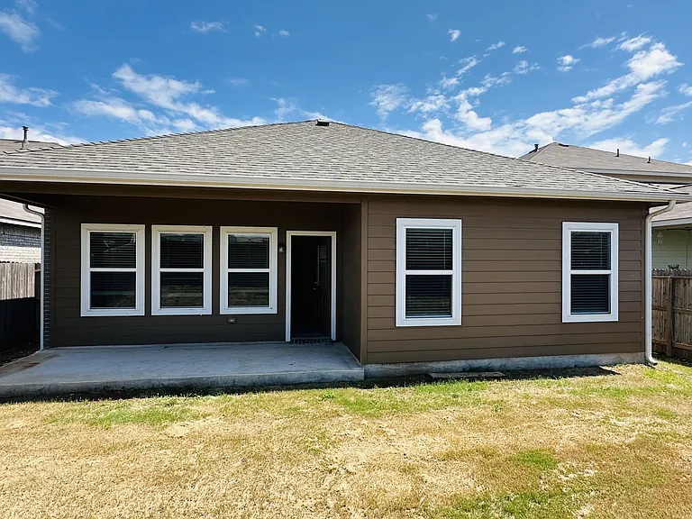 8907 Ladbroke Grv — Photo 23