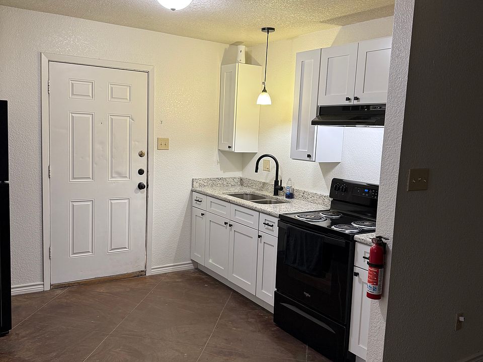 1st image of 720 W Kenedy Ave #12