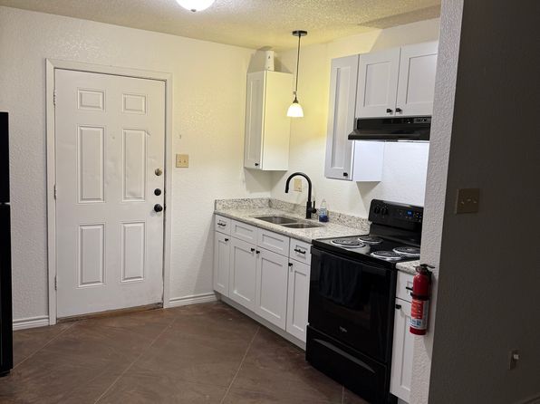 720 W Kenedy Ave #12