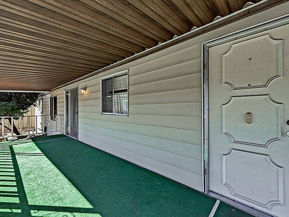 5th image of 581 Millpond Dr