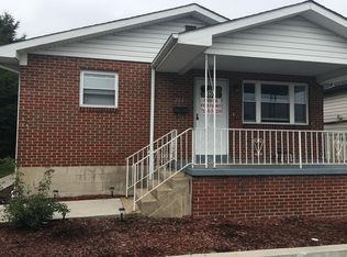 204 N Diamond St, Mount Pleasant, PA 15666