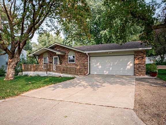 2nd image of 1145 Sumac Ave